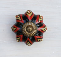 Vintage look Scalloped Knob - Drawer Pull (set of 4)