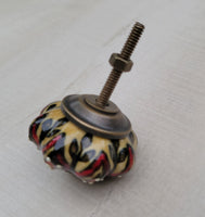 Vintage look Scalloped Knob - Drawer Pull (set of 4)